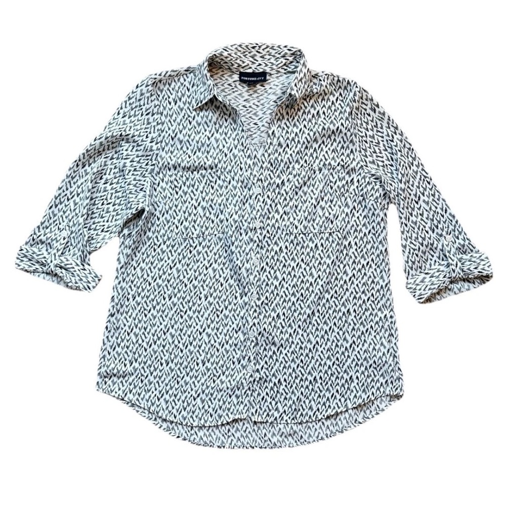 Fortune + Ivy Large Blouse Women’s Top Geometric White Black Button Workwear